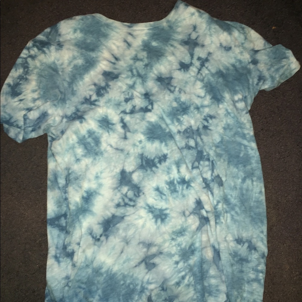 Blue american eagle shirt